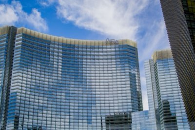 Bellagio vs Caesars : Guide pour choisir votre hôtel Vegas idéal