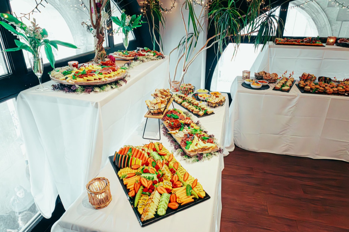 mesa de buffet de lujo
