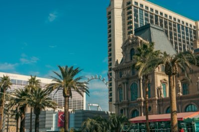 Vegas : Vols et transports, maîtriser votre voyage dès le départ