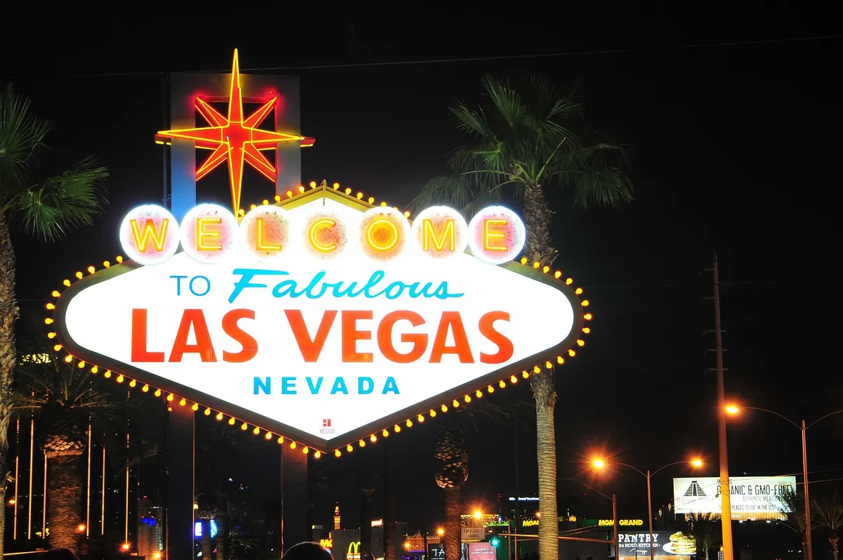 nevada, las vegas, las vegas sign, city, neon, gambling, welcome, casino, fabulous, gamble, travel, usa, lights, billboard, evening, skyline, illuminated, famou